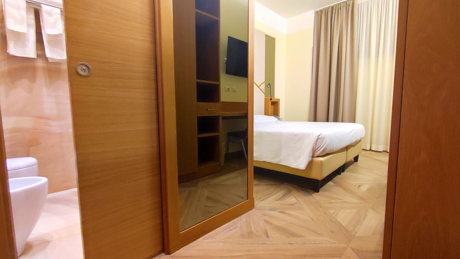Bedroom 3, Catania Sea Palace Hotel, Catania