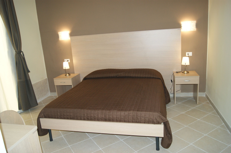 Bedroom 3, Golfo Xifonio, Syracuse