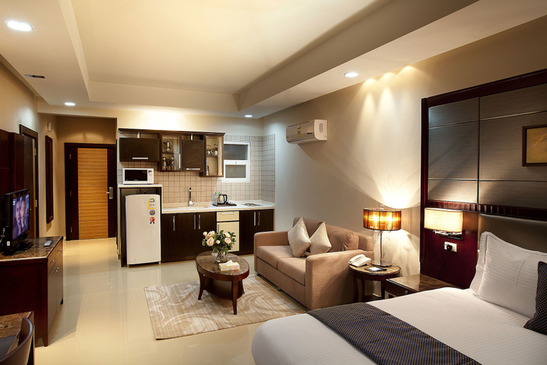 Bedroom 4, Intour Qurtoba Hotel Suites, Riyadh