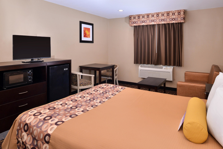 Bedroom 3, Americas Best Value Inn & Suites Madera, Madera