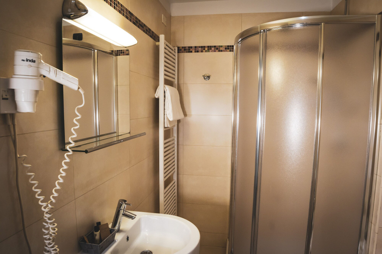 Bathroom 5, San Valentino Hotel, Bergamo