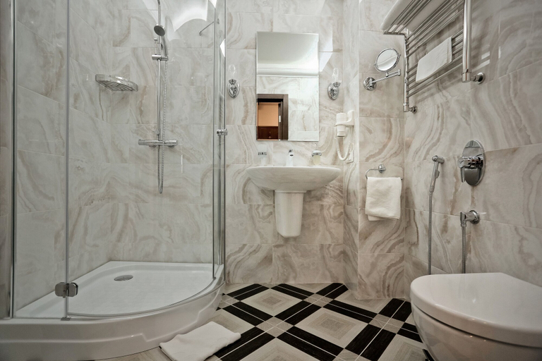 Bathroom 3, Oktyabrskaya Ulyanovsk, Ul'yanovsk