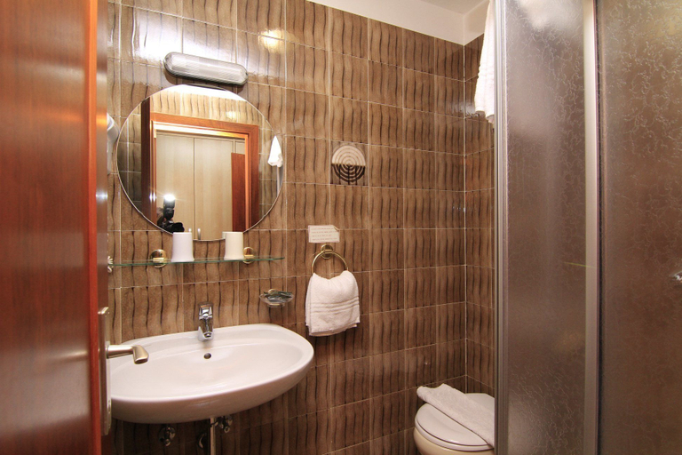Bathroom 3, Hotel Panorama, Trento