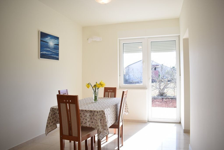 Others 4, Apartment Mary, Malinska-Dubašnica