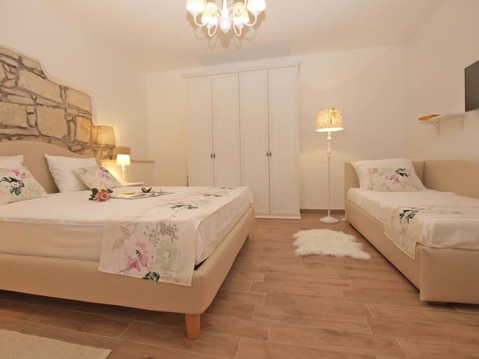 Bedroom 2, Apartment 1654, Ližnjan