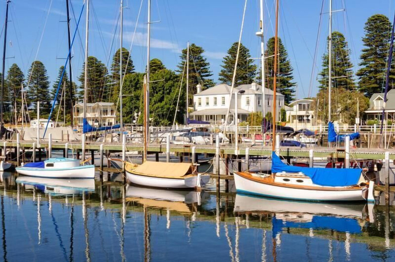Others 4, Sails - Elegant, spacious beach villa, Moyne - South