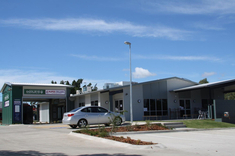 Exterior & Views 2, Dooleys Springsure Tavern and Motel, Bauhinia