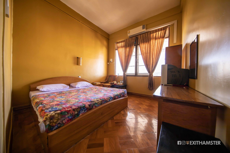Bedroom 5, Gypsy Inn, Taunggye