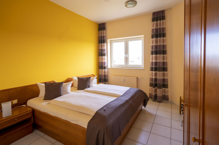 Bedroom 3, Hotel Café Nahetal, Mainz-Bingen