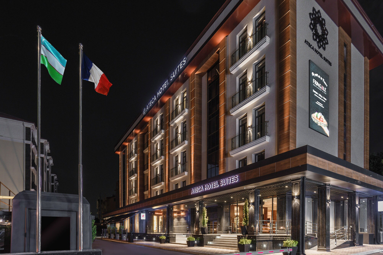 Exterior & Views
