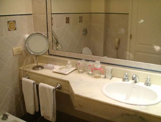 Bathroom 3, San Miguel Plaza Hotel, Calamuchita