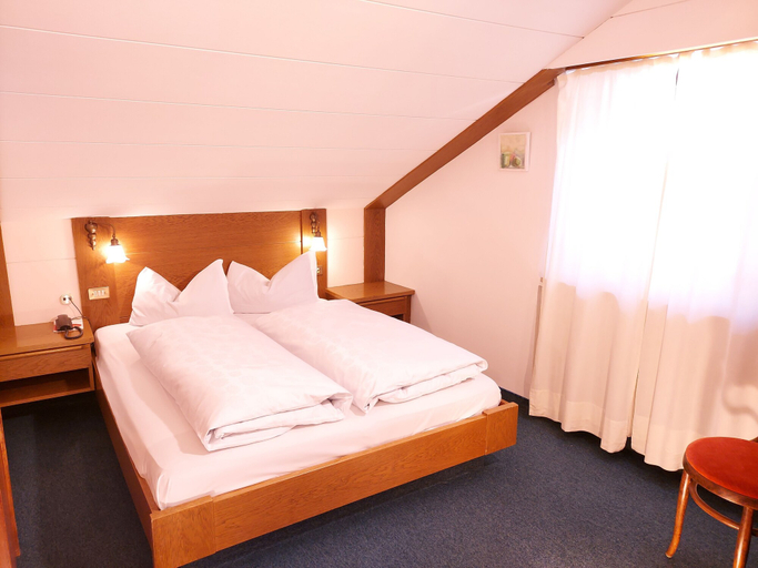 Bedroom 2, Hotel Schuster, Bolzano