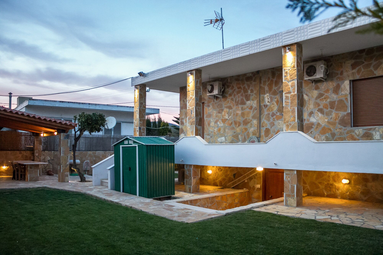 Exterior & Views 2, Spacious home with garden in Marathonas, Attica