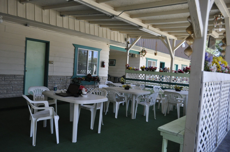 Food & Drinks 5, Western Motel, Big Horn