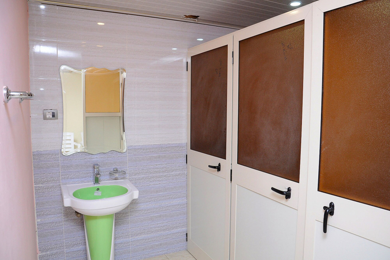 Bathroom 3, Cityana Guest House, Addis Abeba