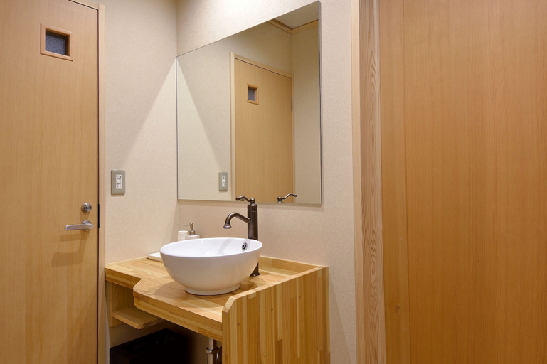Bathroom 4, Ryokan Okayama, Myōkō