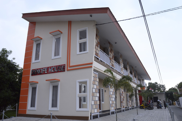 Exterior & Views 25