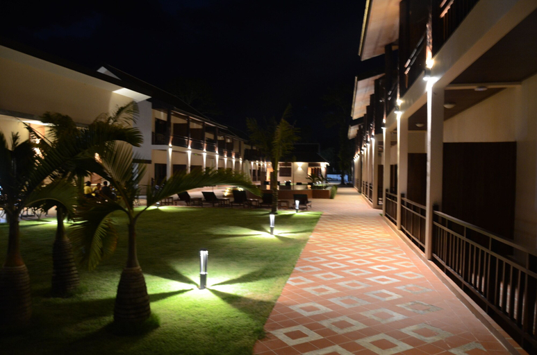 Exterior & Views 2, Saksiri Riverside Boutique Hotel, Vangvieng