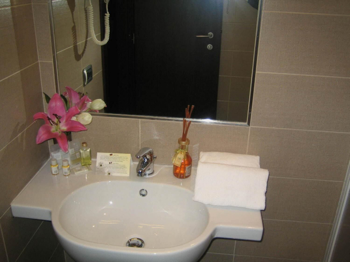 Bathroom 5, Florida rooms - comfort Hotel, Rome