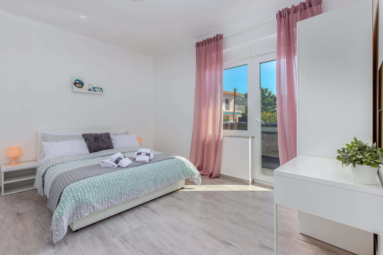 Bedroom 2, Villa Veronique, Crikvenica