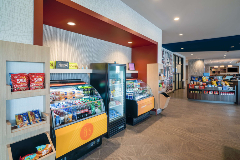 Food & Drinks 5, Tru by Hilton North Little Rock, Pulaski