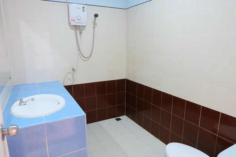 Bathroom 5, Sakaeogarden Hotel, Muang Sa Kaeo