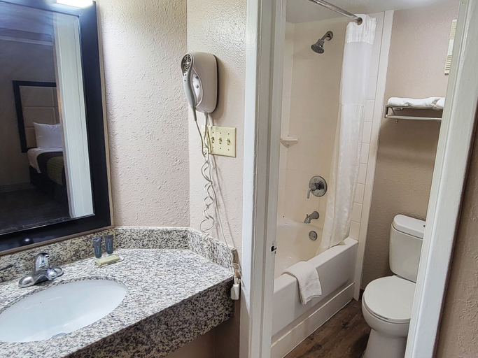 Bathroom 3, Flex Studios, Bexar