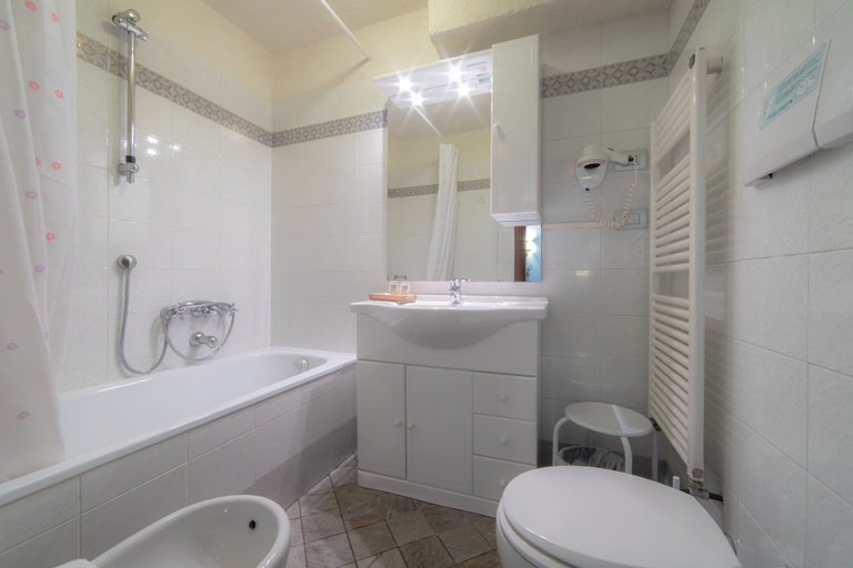 Bathroom 3, Hotel Astoria Cervinia, Aosta