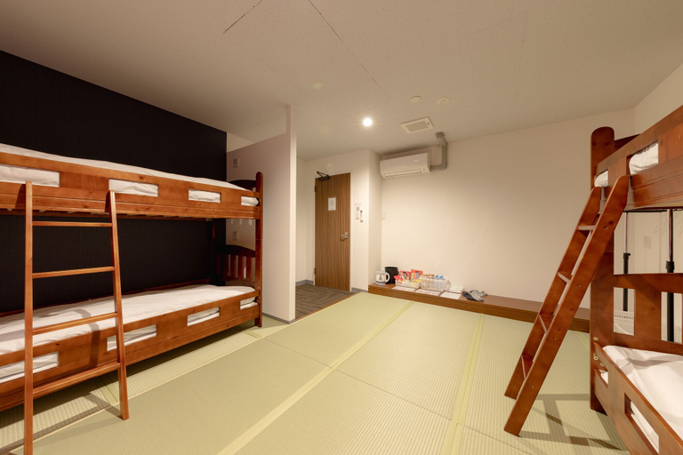 Bedroom 4, Nikko Inn Minamisenba - Hostel, Osaka