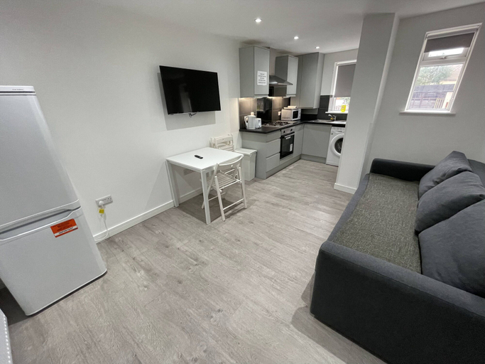 Others 5, London Dagenham Apartments, London
