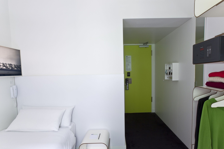 Bedroom 3, Hotel Gat Point Charlie Berlin, Berlin