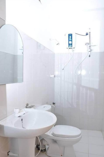 Bathroom 3, Seyara Holiday Resort, Thamankaduwa
