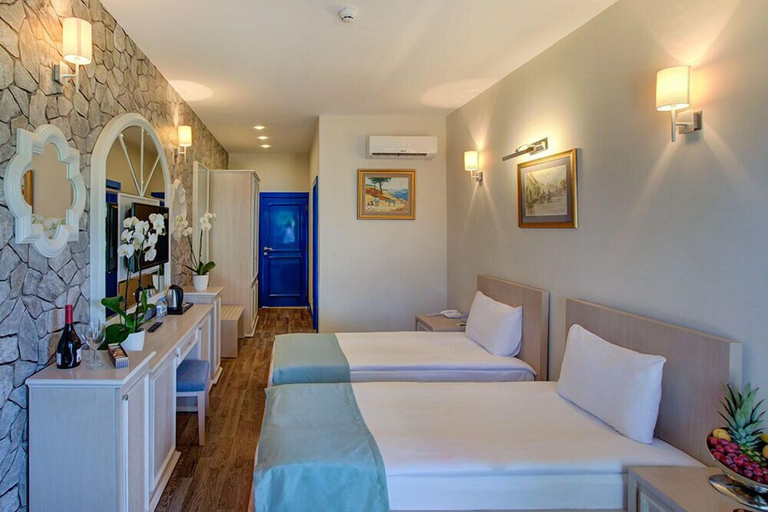 Bedroom 2, Queen Aphrodite Hotel