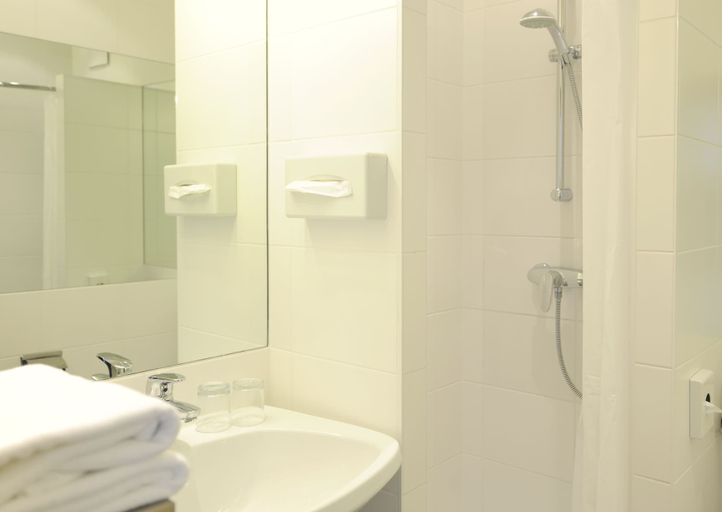 Bathroom 4, Seewirt & Attila, Neusiedl am See