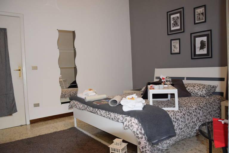 Bedroom 3, B&B Resto al Sud, Salerno