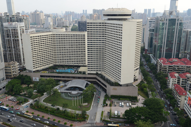 Exterior & Views 27