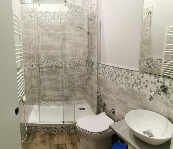 Bathroom 5, B&B Barbera 35, Florence