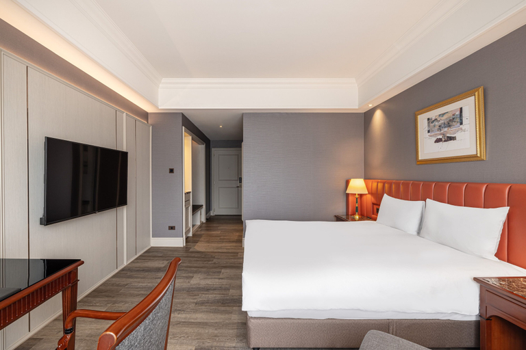 Bedroom 3, Lakeshore Hotel, Hsinchu City