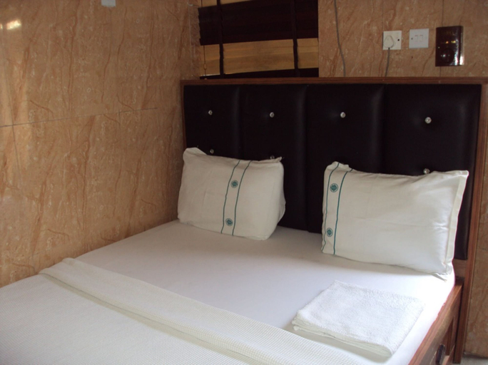 Bedroom 4, Elite Poolbar & Lodge, Obio/Akp