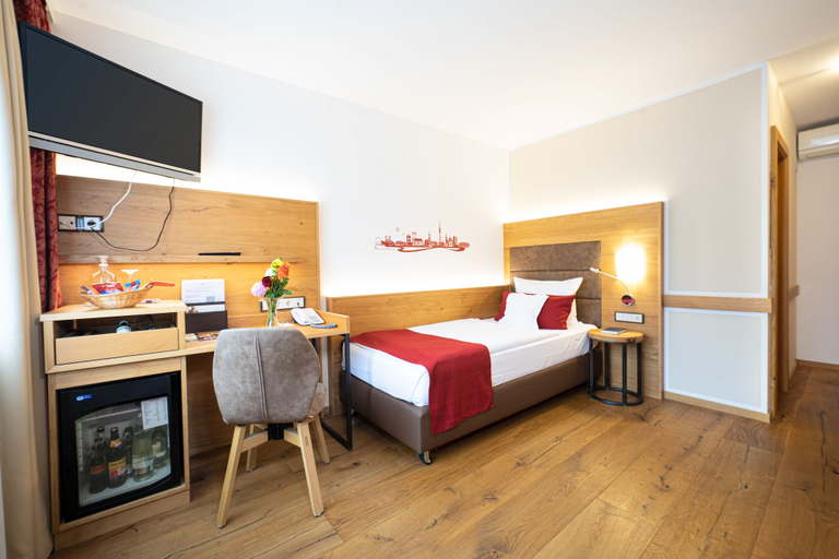Bedroom 3, Park Hotel Laim, München