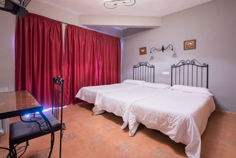 Bedroom 3, Hotel Santa Cruz, Granada