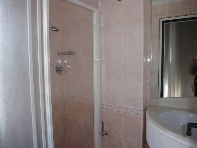 Bathroom 5, Hotel Glenn, Rimini