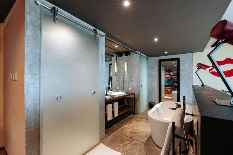 Bathroom 15
