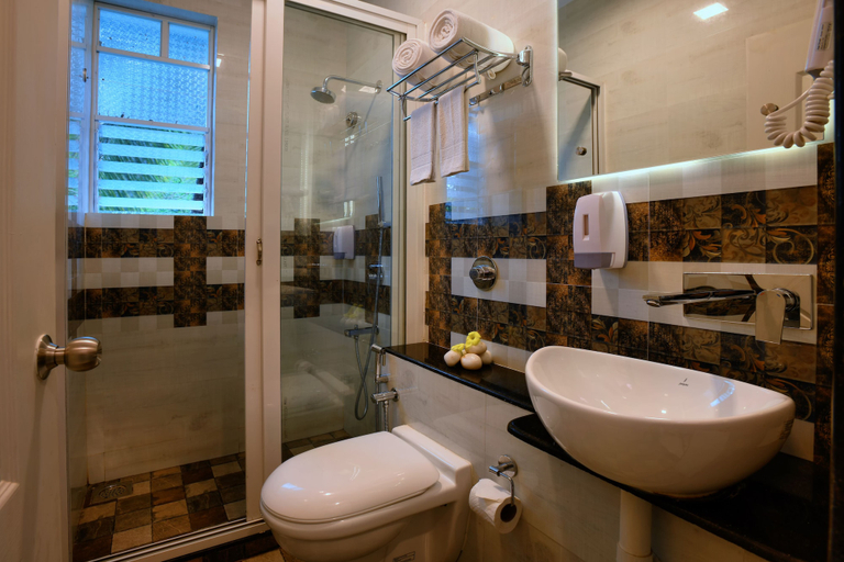 Bathroom 5, TreeHouse Nova, South Goa