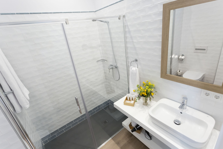 Bathroom 5, Casa de la Merced Suites, Málaga