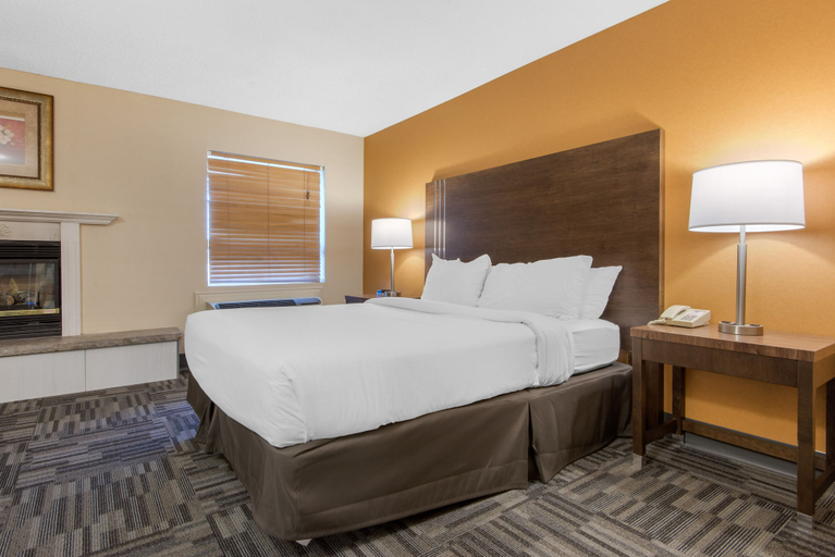 Bedroom 4, Quality Inn & Conference Centre, Simcoe