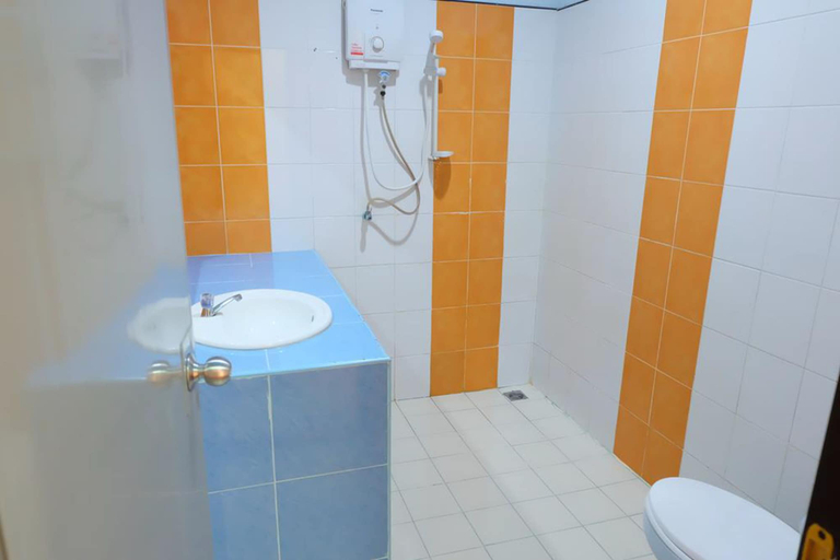 Bathroom 5, Sakaeogarden Hotel, Muang Sa Kaeo