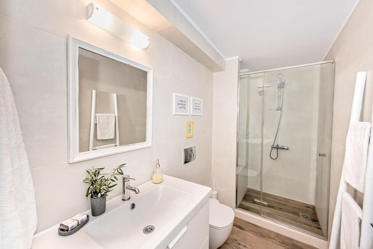 Bathroom 4, Apithano, Crete
