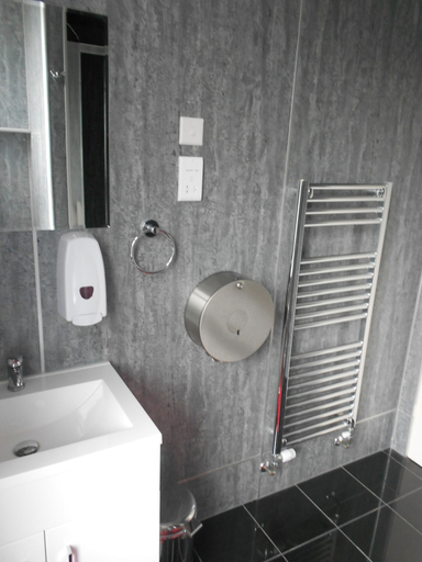 Bathroom 4, Mapesbury Hostel, London