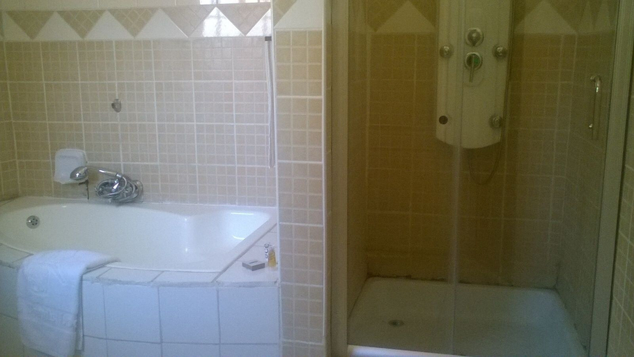 Bathroom 3, Sahara Stones Hotel, Palapye